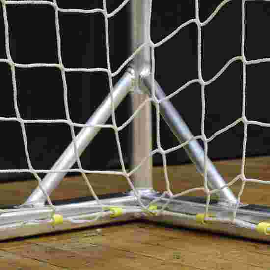 Handballtor mit beklebtem Torrahmen Mit anklappbaren Netzbügeln, Schwarz-Weiss