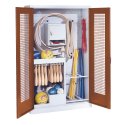 Sportgeräteschrank, HxBxT 195x120x50 cm, mit Lochblech-Flügeltüren (Typ 1) Sienarot (RDS 050 40 50), Lichtgrau (RAL 7035)