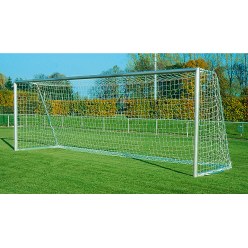 But de football 7,32x2,44 m, entièrement soudé, modèle conforme aux directives de l’ASF